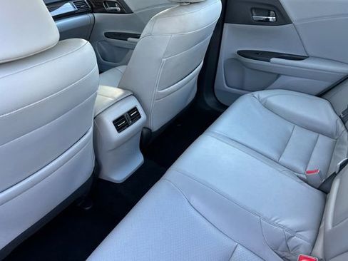 Used 2017 Honda Accord EX-L image 14
