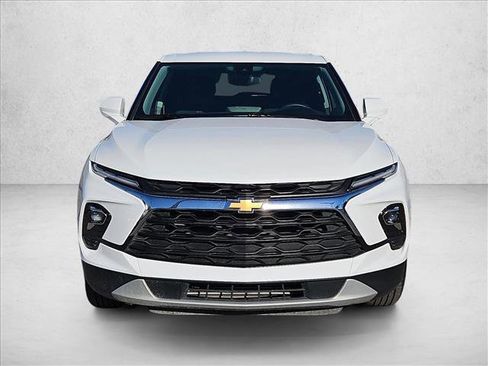Used 2024 Chevrolet Blazer LT image 2