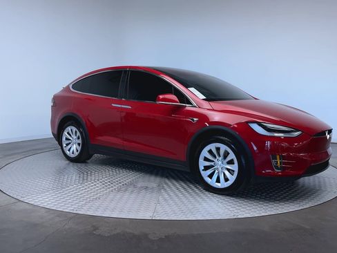 Used 2021 Tesla Model X Long Range AWD/4WD image 2