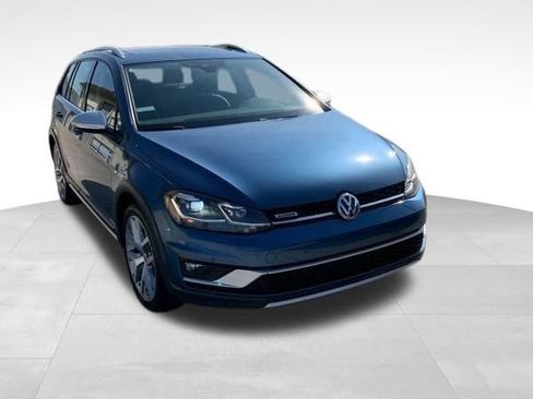 Used 2018 Volkswagen Golf Alltrack SE image 8