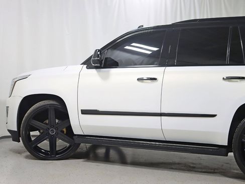 Used 2016 Cadillac Escalade Premium image 11