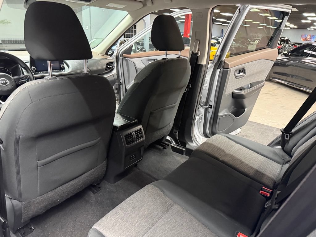 Used 2022 Nissan Rogue SV FWD image 39