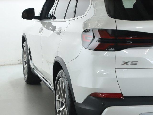Used 2025 BMW X5 xDrive40i AWD/4WD image 44