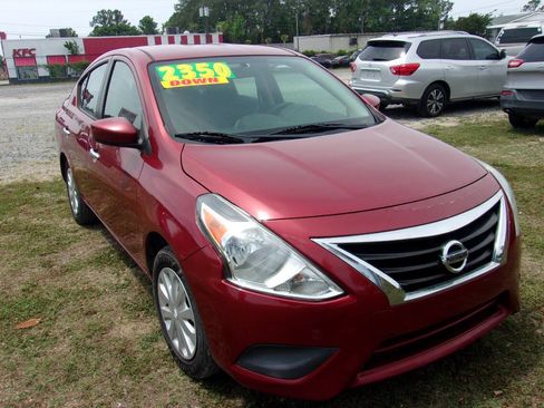 Used 2017 Nissan Versa SV FWD image 10