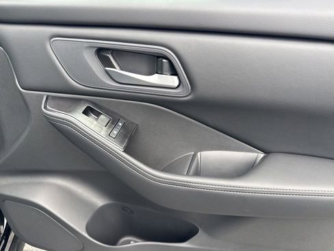 New 2026 Nissan Rogue SV FWD image 17