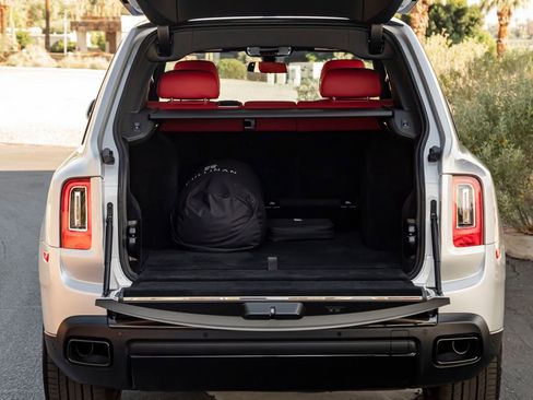 Certified 2024 Rolls-Royce Cullinan Black Badge w/ Dark Exterior Package AWD/4WD image 27