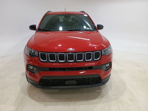 Used 2023 Jeep Compass Latitude w/ Sun and Sound Group image 2