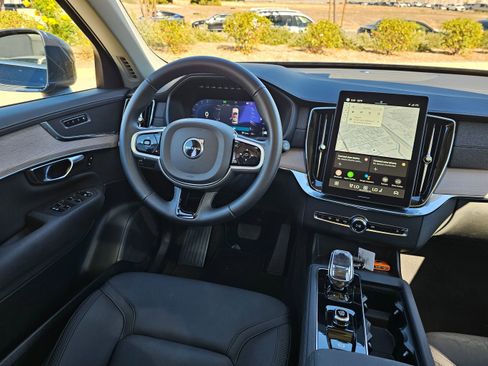Used 2025 Volvo XC90 B6 Plus image 26