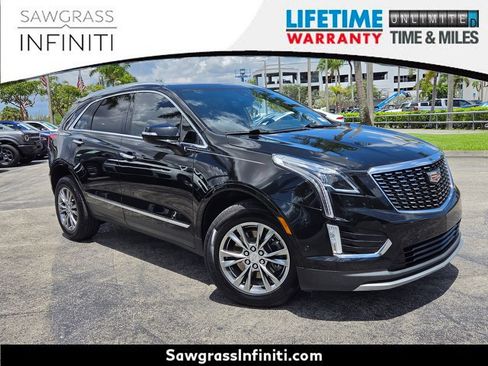 Used 2022 Cadillac XT5 Premium Luxury w/ Technology Package FWD image 2