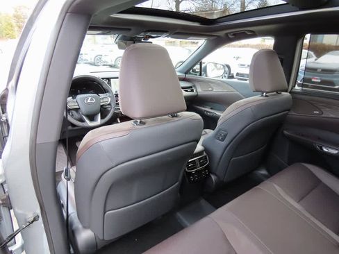 Used 2025 Lexus RX 450h Luxury image 14