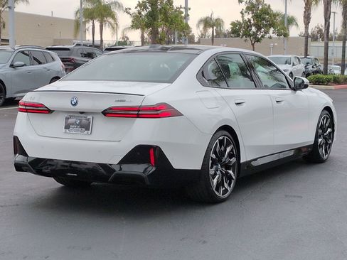 Used 2026 BMW i5 eDrive40 w/ M Sport Package RWD image 10