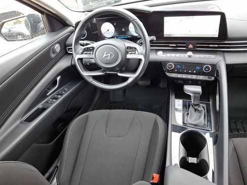 Used 2023 Hyundai Elantra SEL w/ Convenience Package FWD image 14