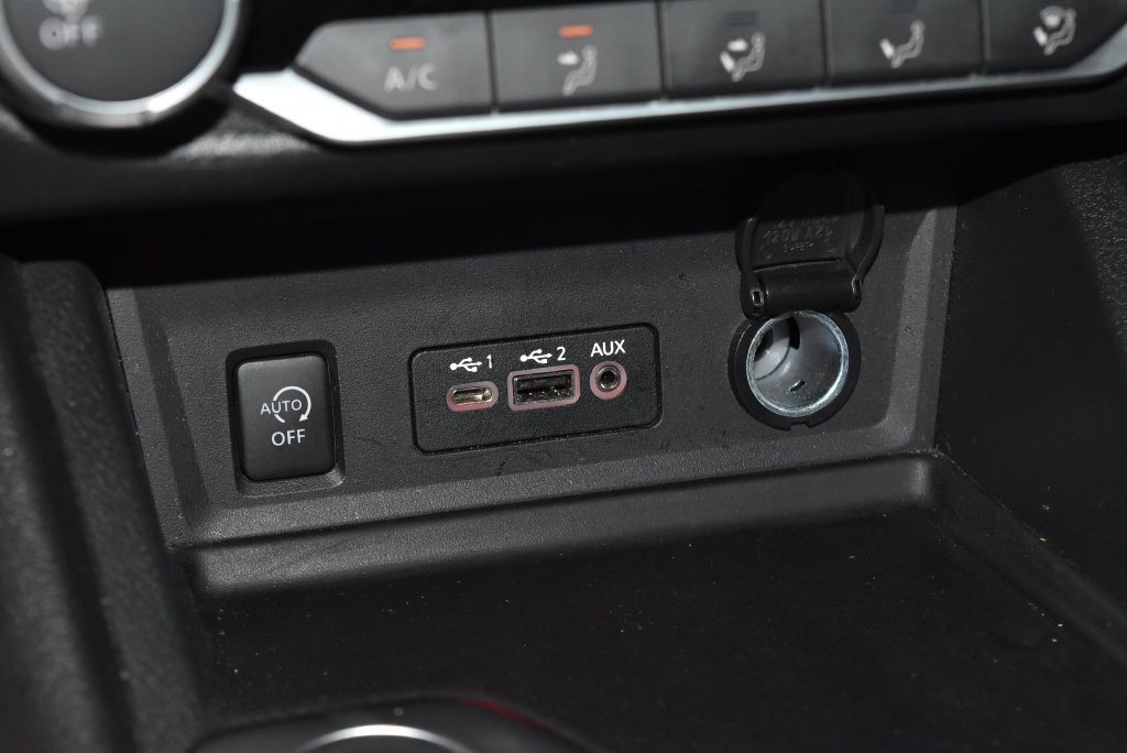 Used 2025 Nissan Sentra SV FWD image 13