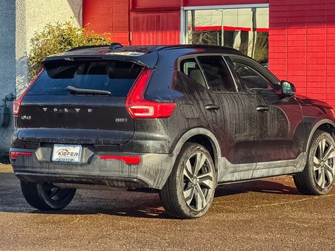 Used 2023 Volvo XC40 B5 Plus w/ Protection Package Premier AWD/4WD image 3