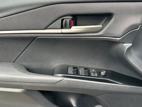 Used 2025 Toyota Camry LE image 11