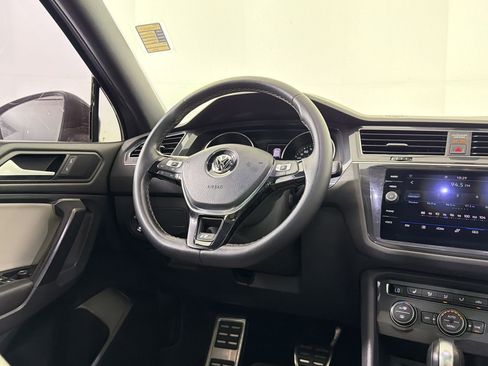 Used 2021 Volkswagen Tiguan SE R-Line FWD image 27