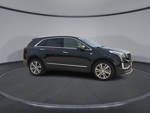 Used 2024 Cadillac XT5 Premium Luxury AWD/4WD image 2