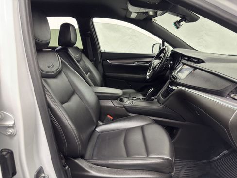 Used 2023 Cadillac XT5 Luxury image 37