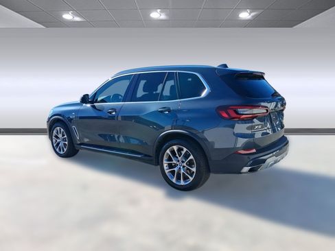 Certified 2022 BMW X5 xDrive45e w/ Executive Package image 3