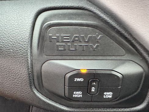 Used 2026 RAM 2500 Laramie AWD/4WD image 22