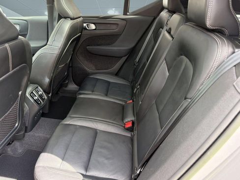 Certified 2023 Volvo XC40 B4 Plus w/ Protection Package Premier FWD image 14