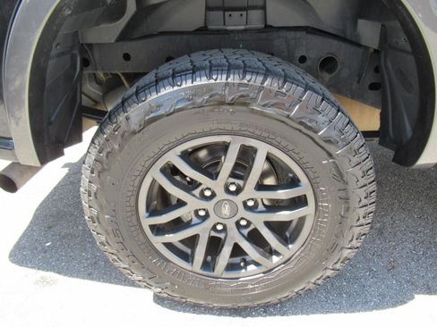 Used 2022 Ford Ranger Lariat w/ Tremor Off-Road Package AWD/4WD image 10
