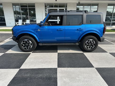 Used 2024 Ford Bronco Outer Banks AWD/4WD image 1