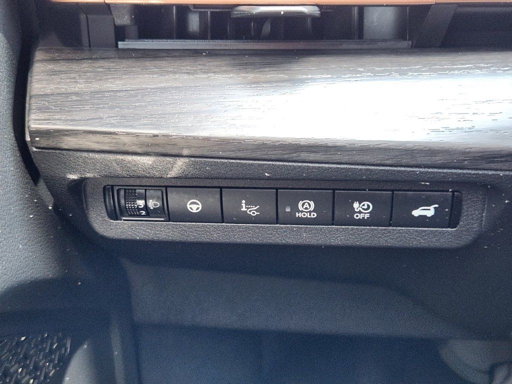 Certified 2024 Nissan Ariya AWD image 19