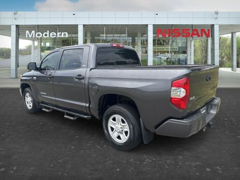 Used 2020 Toyota Tundra SR5 w/ SR5 Convenience Package AWD/4WD image 4