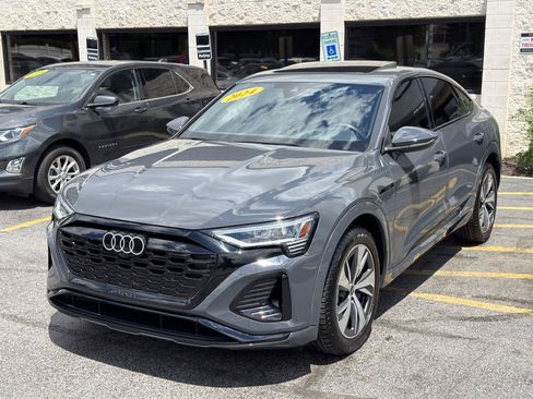 Used 2024 Audi Q8 e-tron Premium AWD/4WD image 20