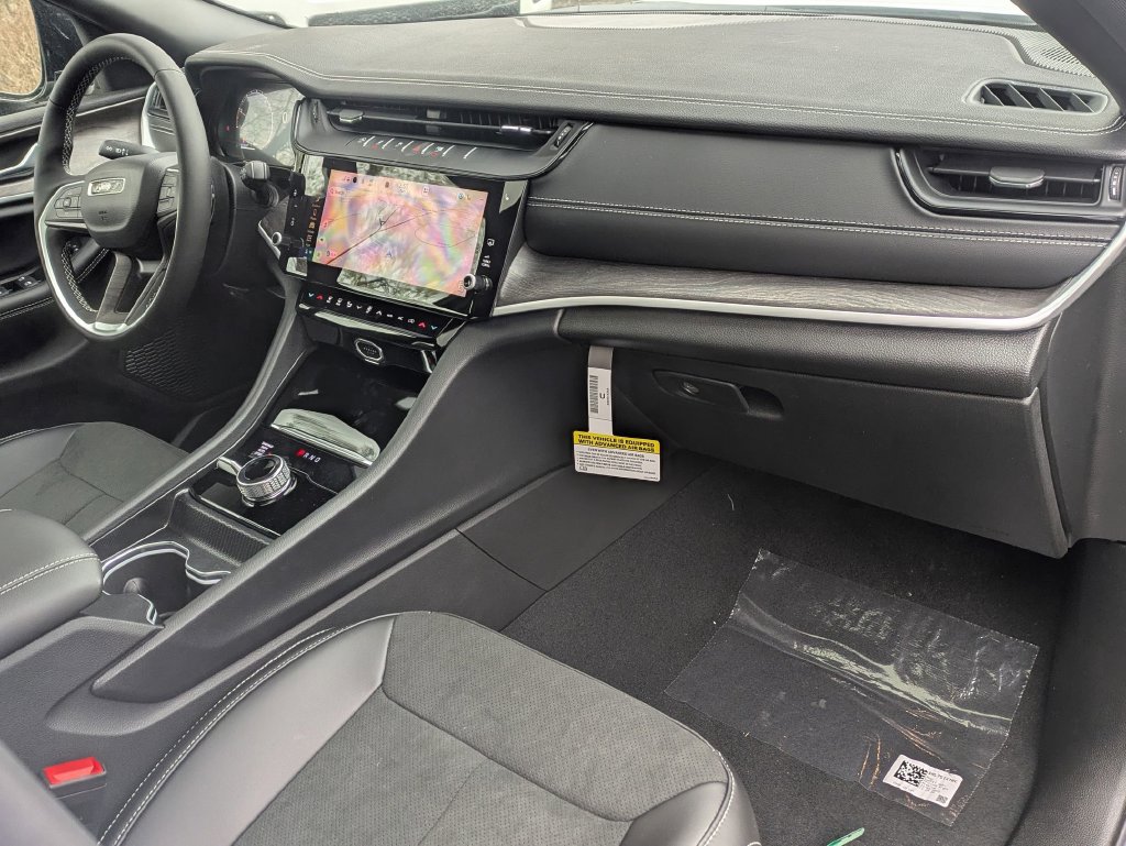 New 2026 Jeep Grand Cherokee Altitude AWD/4WD image 32
