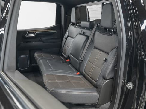 Used 2025 Chevrolet Silverado 1500 High Country w/ High Country Premium Package AWD/4WD image 28