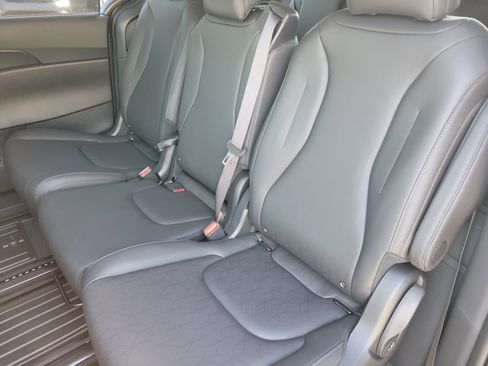New 2026 Kia Carnival SX FWD image 7