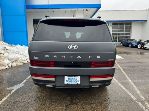 Used 2025 Hyundai Santa Fe Limited image 4