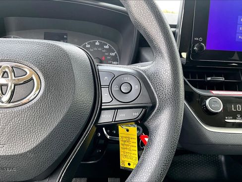 Used 2023 Toyota Corolla LE image 24