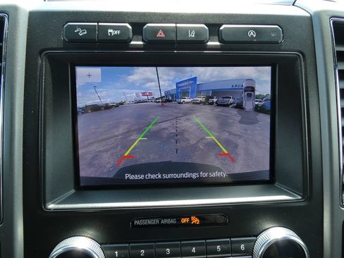 Used 2020 Ford Expedition XLT w/ Equipment Group 202A AWD/4WD image 33