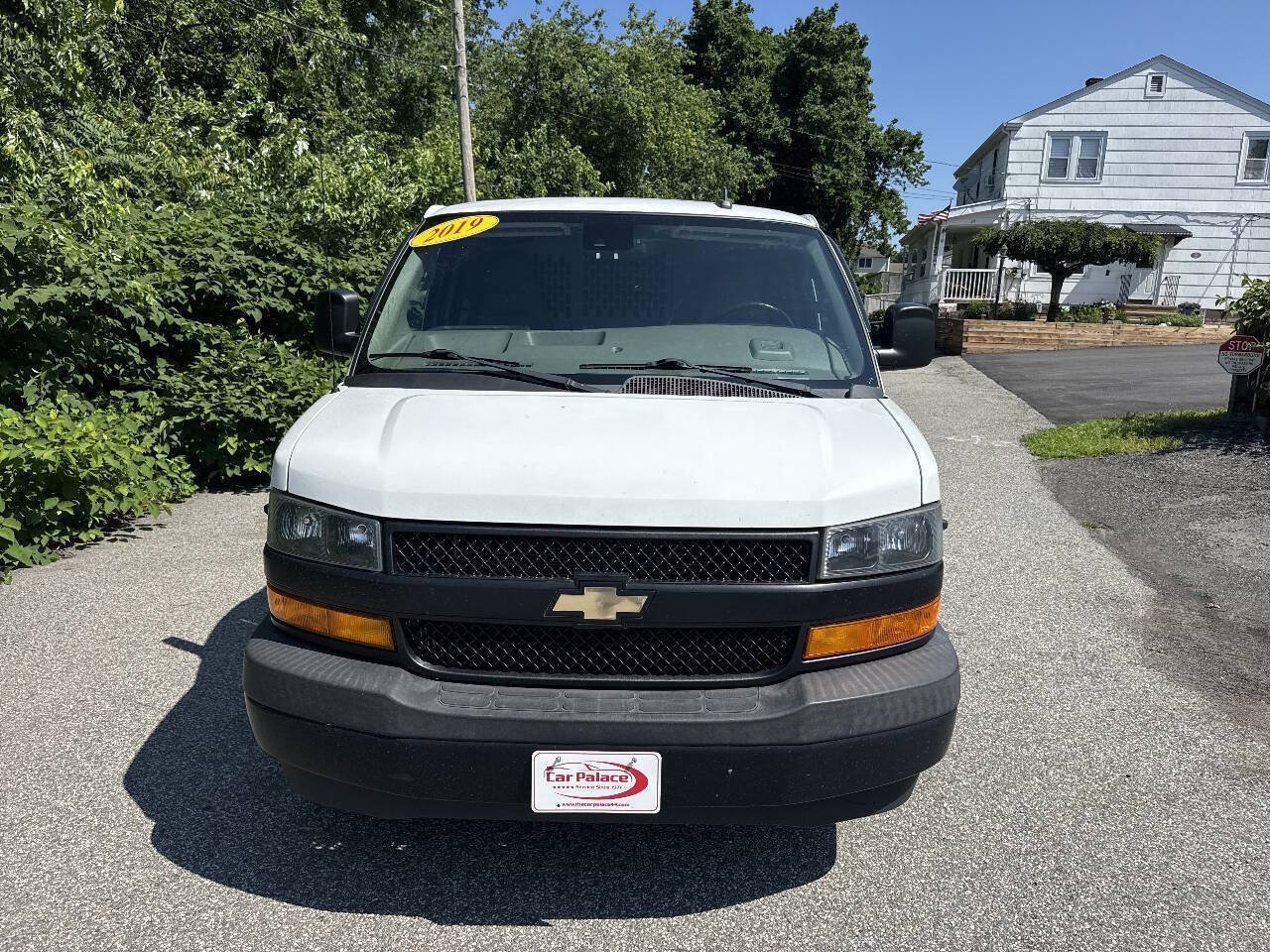 Used 2019 Chevrolet Express 3500 w/ Driver Convenience Package RWD image 3