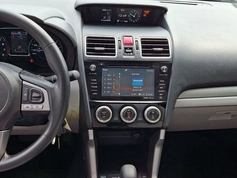 Used 2017 Subaru Forester 2.5i Premium AWD/4WD image 18