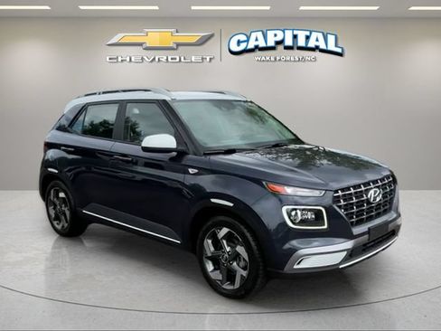 Used 2021 Hyundai Venue w/ Cargo Package FWD image 7