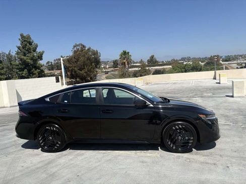 Used 2026 Nissan Sentra SR w/ Floor Mat Package FWD image 38