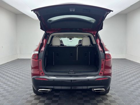 Used 2024 Buick Enclave Essence w/ Sport Touring Edition FWD image 10