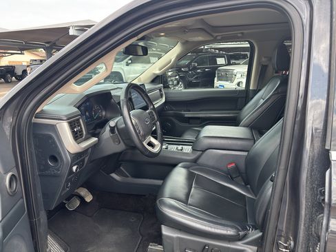 Used 2022 Ford Expedition XLT AWD/4WD image 7