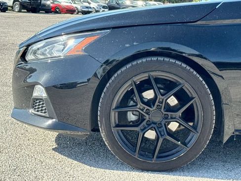 Used 2020 Nissan Altima 2.5 SR w/ Premium Package FWD image 10