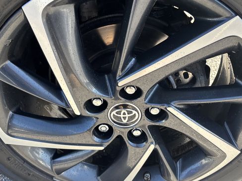 Used 2021 Toyota C-HR Limited image 10