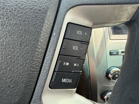 Used 2010 Ford Fusion SE FWD image 14