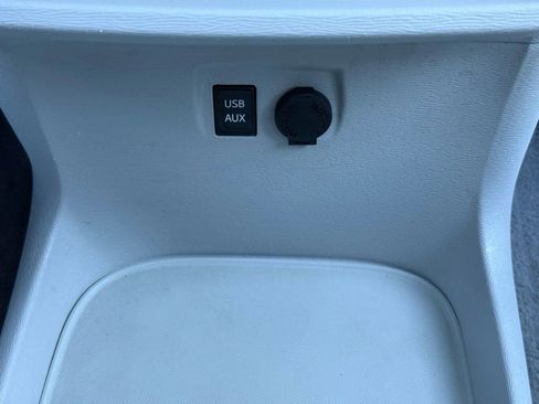 Used 2013 Toyota Sienna LE image 36