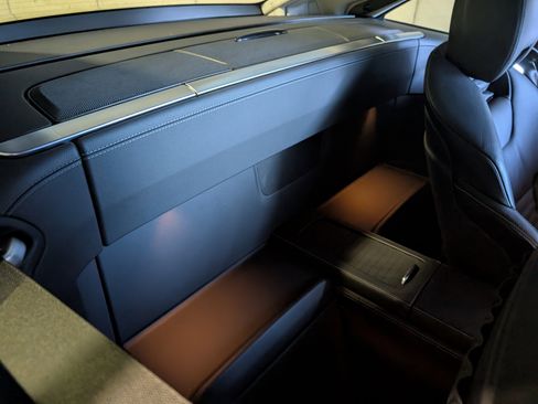 Used 2014 Mercedes-Benz SL 550 image 24