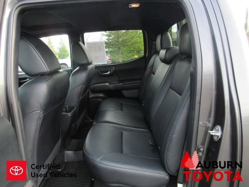 Certified 2018 Toyota Tacoma TRD Off-Road image 21