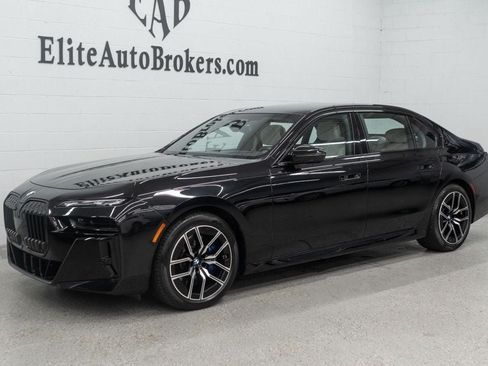 Used 2023 BMW 760i xDrive w/ Executive Package AWD/4WD image 50