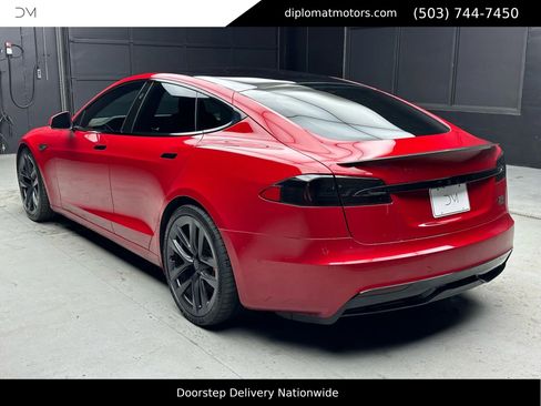 Used 2021 Tesla Model S Plaid image 4